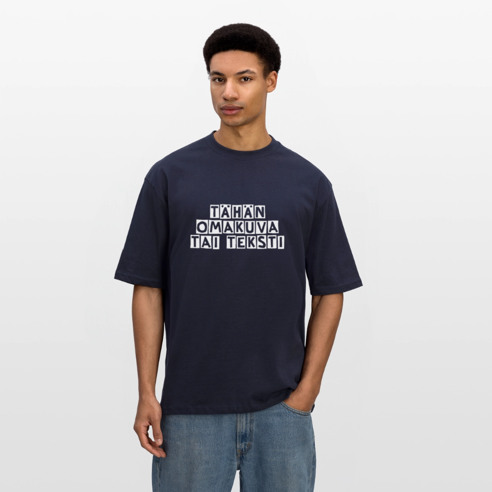 Oversized unisex t-paita omalla kuvalla - laivastonsininen