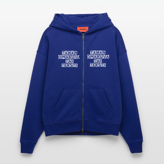 Heavyweight Oversized Organic hupparitakki omalla kuvalla. Made in EU - Iconic Blue